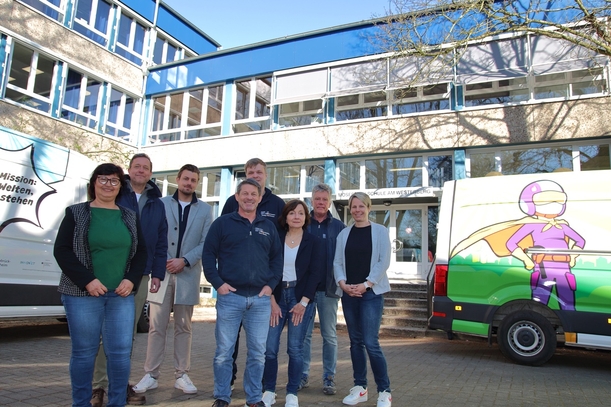 Gruppenbild Kooperationsvertrag mit der Möser Realschule am Westerberg
